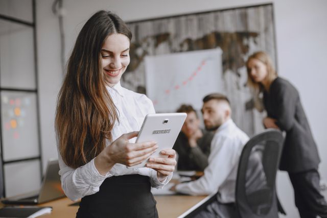 Veja como a comunicação digital para empresas aproxima clientes, otimiza o atendimento via WhatsApp e gera mais conversões. Confira as dicas!